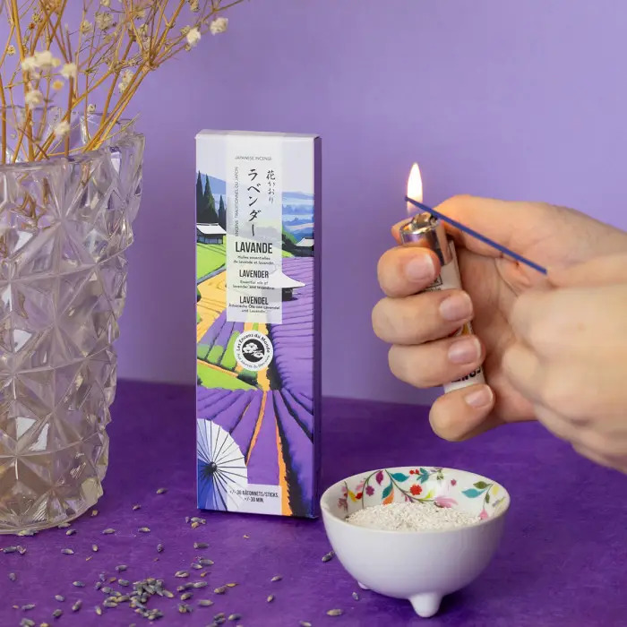 Tradícionális japán füstölőpálcika, kevés füsttel -finom, lágy levendula illat - ellazulás, stresszoldás, nyugalom